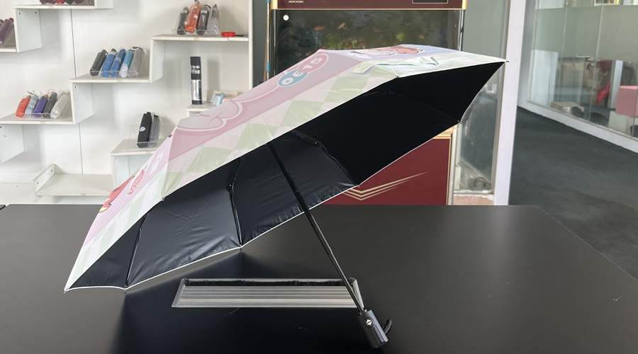 贺峻霖张真源卡通人偶雨伞